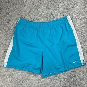 Nike Shorts Boys Extra Large Bright Lined Activewear Gym Fitness Swimming Vaca